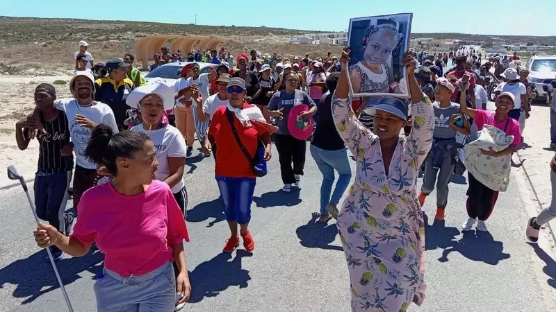 Saldanha Bay residents rally in Diazville to find missing seven year old Joshlin Smith who went missing on Monday Picture Patrick Louw